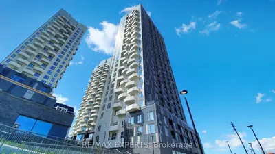 Condo Apartment in Vaughan