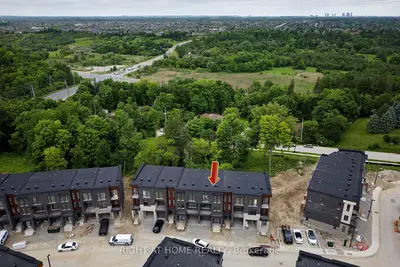 Att/Row/Townhouse in Vaughan