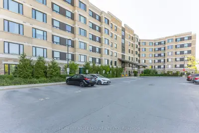 Condo Apartment in Markham