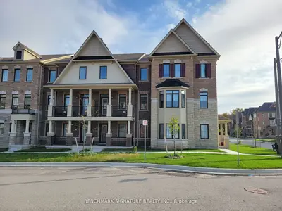 Att/Row/Townhouse in Markham