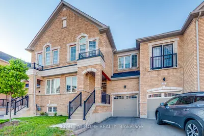 Att/Row/Townhouse in Vaughan