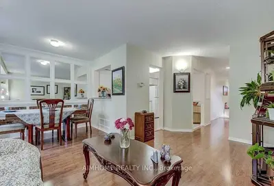 81 Northern Height Drive 32a, Richmond Hill, On L4b 4c9