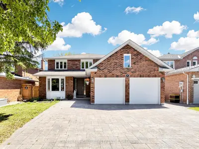 48 Ballard Crescent, Newmarket, On L3x 1s2