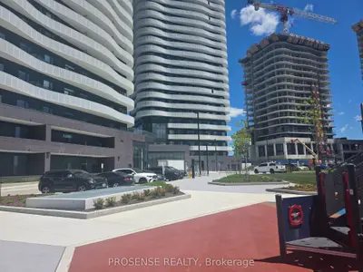 Condo Apartment in Vaughan