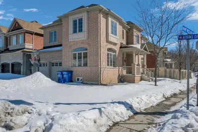 1241 Art Westlake Avenue, Newmarket, On L3x 0c8