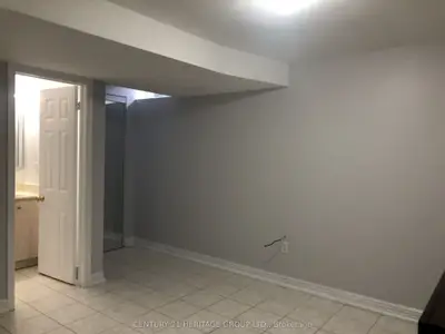 16 Cartmel Drive Apt 1, Markham, On L3s 1t8