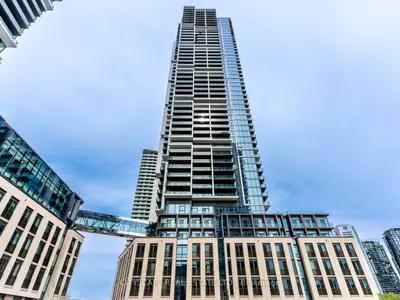 Condo Apartment in Vaughan