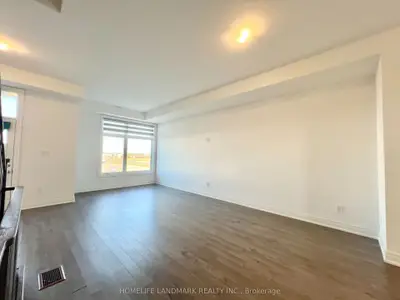 Att/Row/Townhouse in Markham