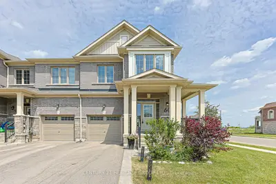 Att/Row/Townhouse in East Gwillimbury