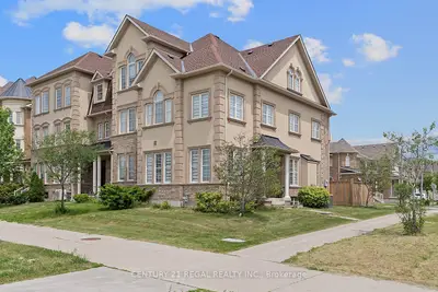 Att/Row/Townhouse in Markham