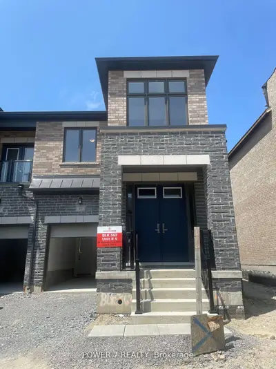 Att/Row/Townhouse in Richmond Hill