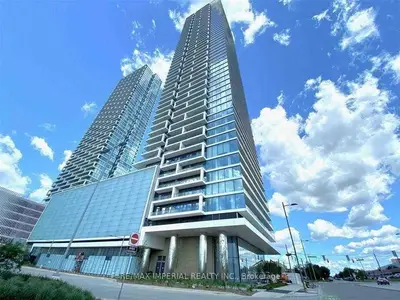 Condo Apartment in Vaughan