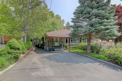 Semi-Detached in Aurora