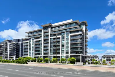 Condo Apartment in Richmond Hill