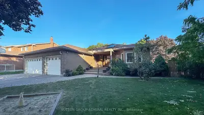51 Faye Court, Vaughan, On L4j 5b6
