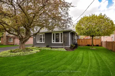 Detached in Newmarket