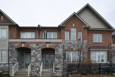 Att/Row/Townhouse in East Gwillimbury