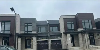 Att/Row/Townhouse in Aurora