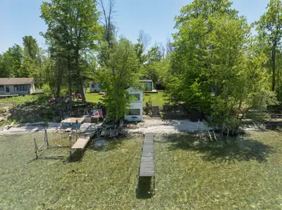 10 Snake Island Road, Georgina Islands, On L4p 3e9