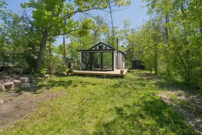 10 Snake Island Road, Georgina Islands, On L4p 3e9