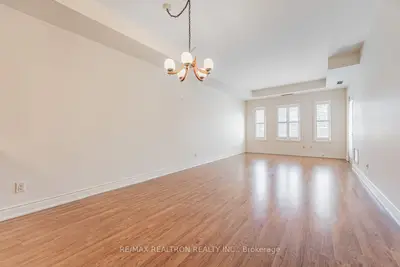 9901 Keele Street 207, Vaughan, On L6a 3y5