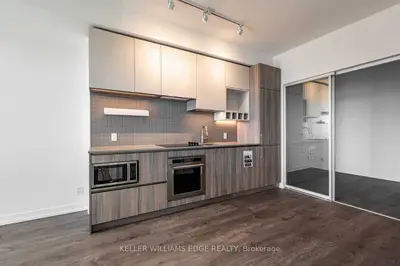 950 Portage Parkway 2005, Vaughan, On L4k 0j7