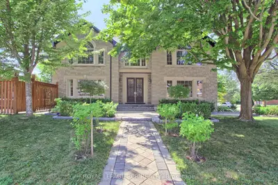 646 Brooker Ridge, Newmarket, On L3x 1v7