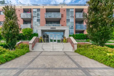 Condo Apartment in Vaughan