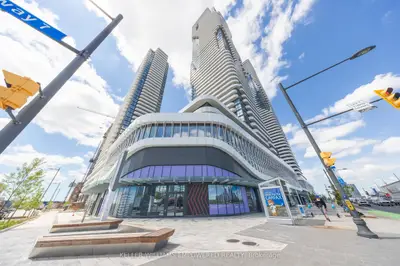 Condo Apartment in Vaughan