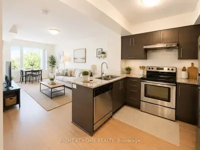 Common Element Condo in Markham