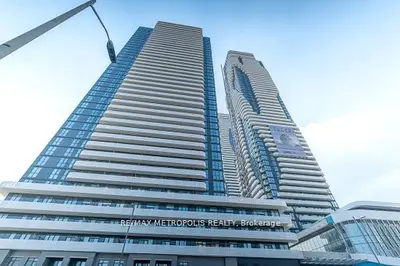 Condo Apartment in Vaughan
