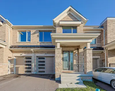 Att/Row/Townhouse in Whitchurch-Stouffville