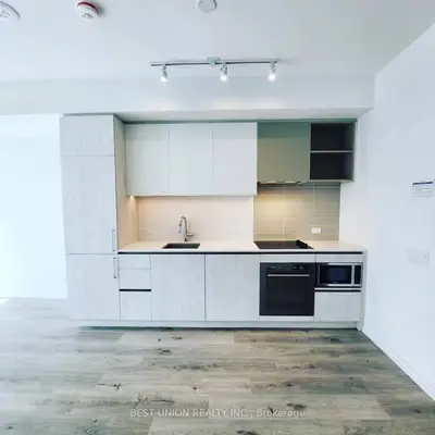 Condo Apartment in Vaughan