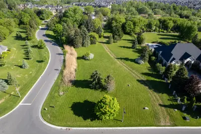 16 Charles Cooper Court, Vaughan, On L0j 1c0