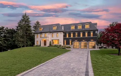 16 Charles Cooper Court, Vaughan, On L0j 1c0