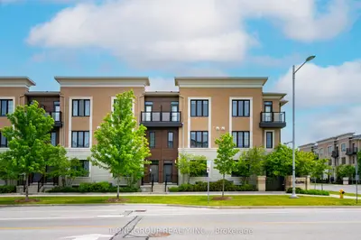 Condo Townhouse in Markham