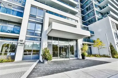 Condo Apartment in Markham