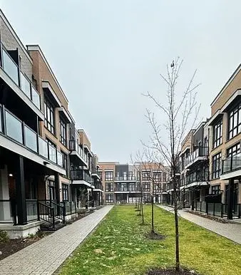 Condo Townhouse in Richmond Hill