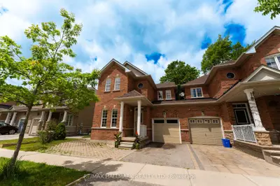 Semi-Detached in Richmond Hill