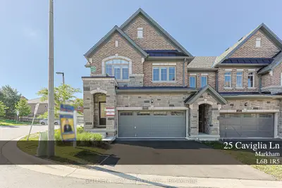 Att/Row/Townhouse in Markham