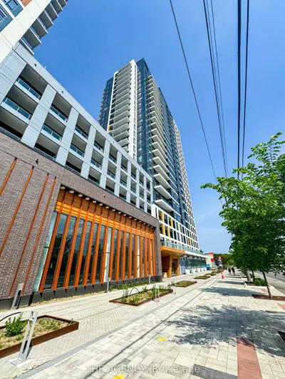 Condo Apartment in Vaughan
