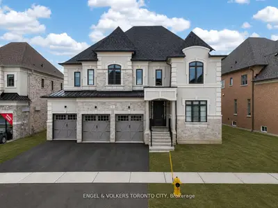 Detached in King