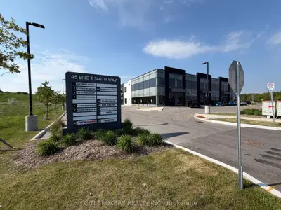 45 Eric T Smith Way 11, Aurora, On L4g 7c6