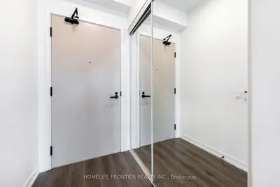 Condo Apartment in Vaughan