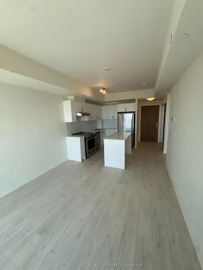 Condo Apartment in Vaughan