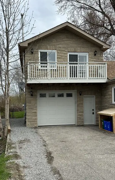 210 Ways Bay Drive #upper, Georgina, On L4p 2m7