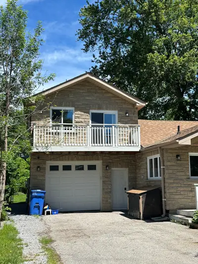 210 Ways Bay Drive #upper, Georgina, On L4p 2m7