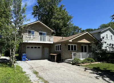 210 Ways Bay Drive #upper, Georgina, On L4p 2m7