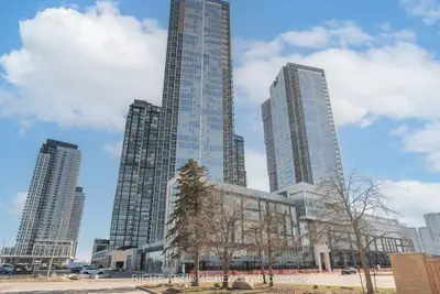 Condo Townhouse in Vaughan