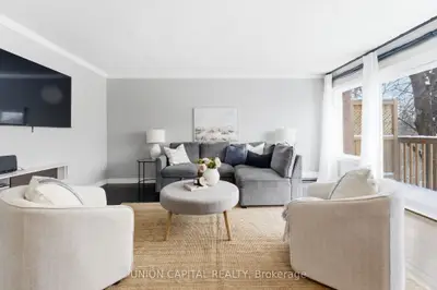 Condo Townhouse in Aurora